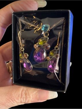 Avon Purple, Green & Blue Teardrop Crystal Necklace and Earring Set